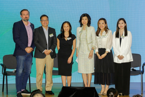 Group photo of panellists after the moderated session. (From left to right) Mr. Chris Brown, Founder & CEO, ReThink HK; Professor Wai-Fung Lam, Director, CCSG, HKU; Ms. Anita Chau, Marketing and Events Director, KPMG; Ms. Monica Lee-Müller, Managing Director, Hong Kong Convention and Exhibition Centre (Management) Limited; Ms. Amy So, Programme Director, Asia Sustainability, Informa Markets; Ms. Sheila Ebrahim, Senior Manager of Technology Strategy & Planning of New World Development Company Limited.